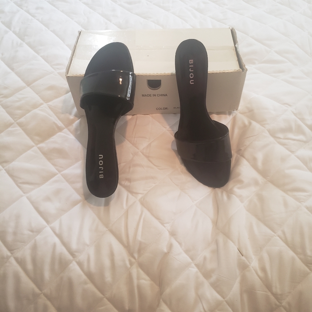 Sandals - Picture 2 of 2